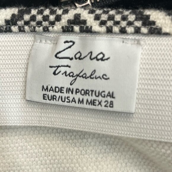 Zara Trafaluc Zigzag Mini Skirt Black White with Red Hem Size M Boho Chic - Picture 4 of 4